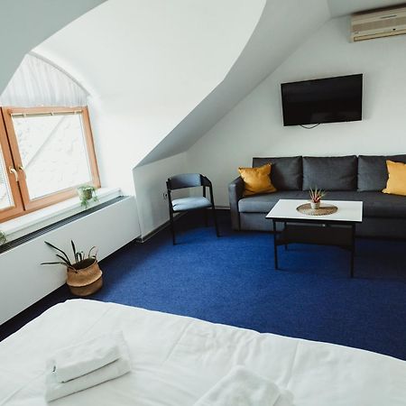 Hotel U Racka Острожка Нова Вес Екстер'єр фото