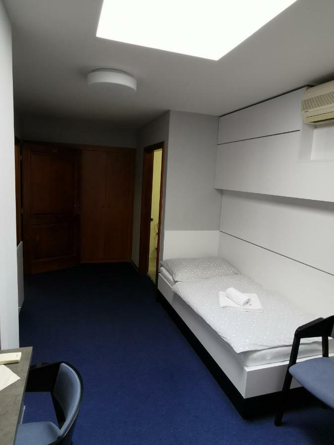 Hotel U Racka Острожка Нова Вес Екстер'єр фото